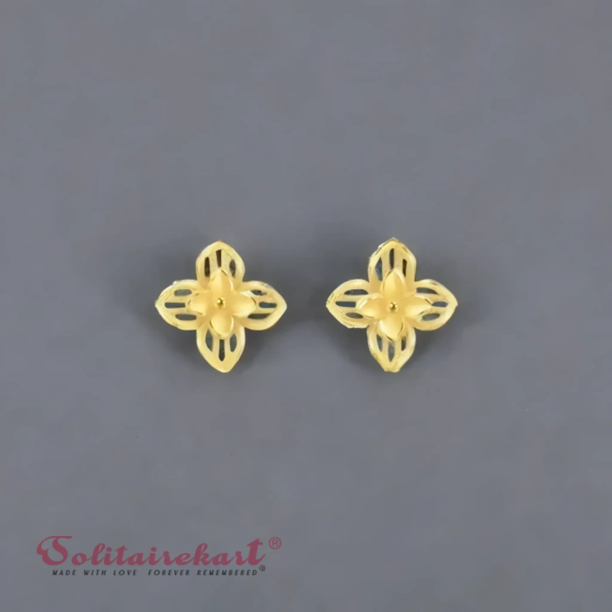 14K Gold 1.80grm Floral Bloom Studs